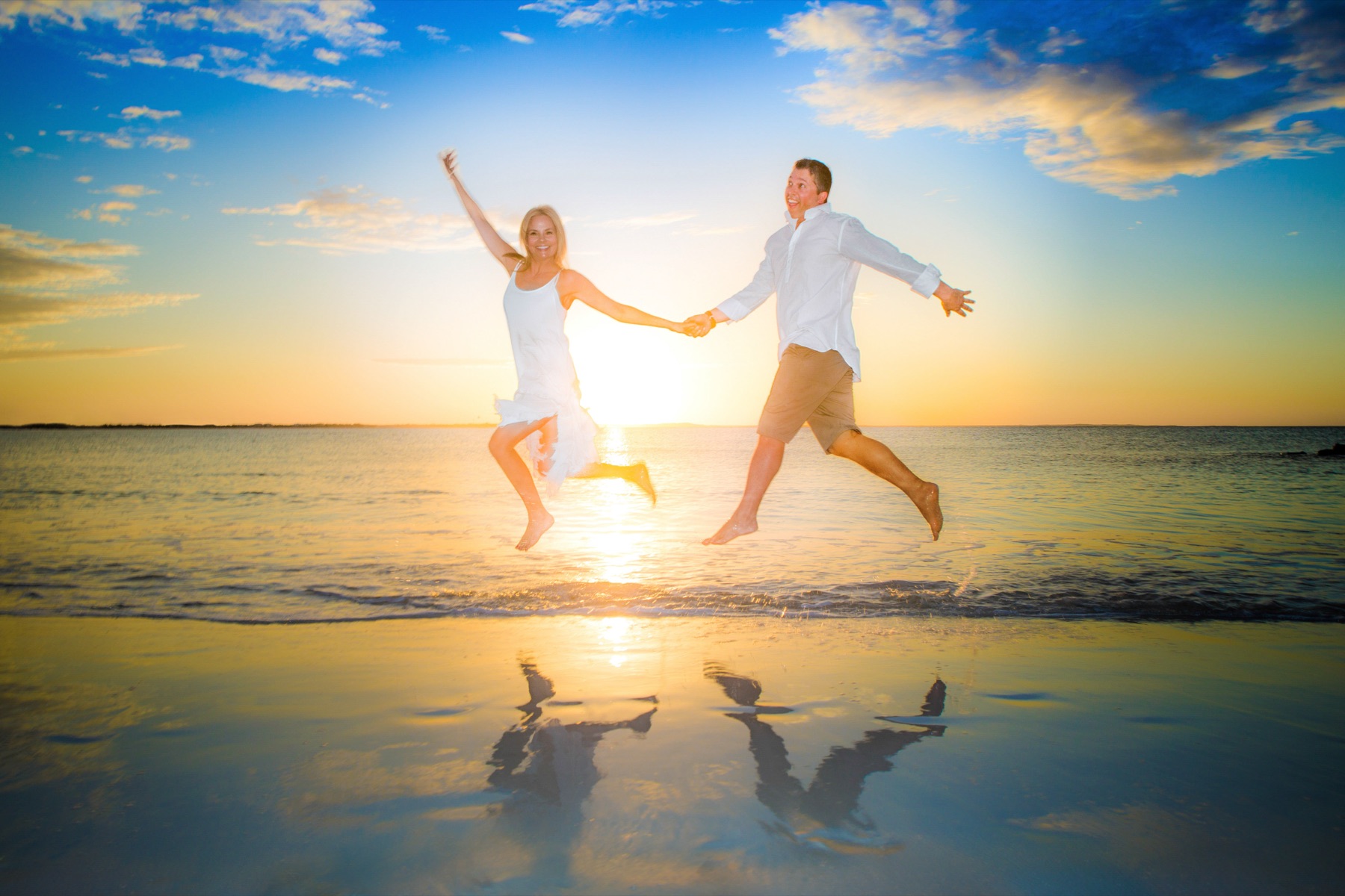 Couples beach portrait in Turks and Caicos by Paradise Photography