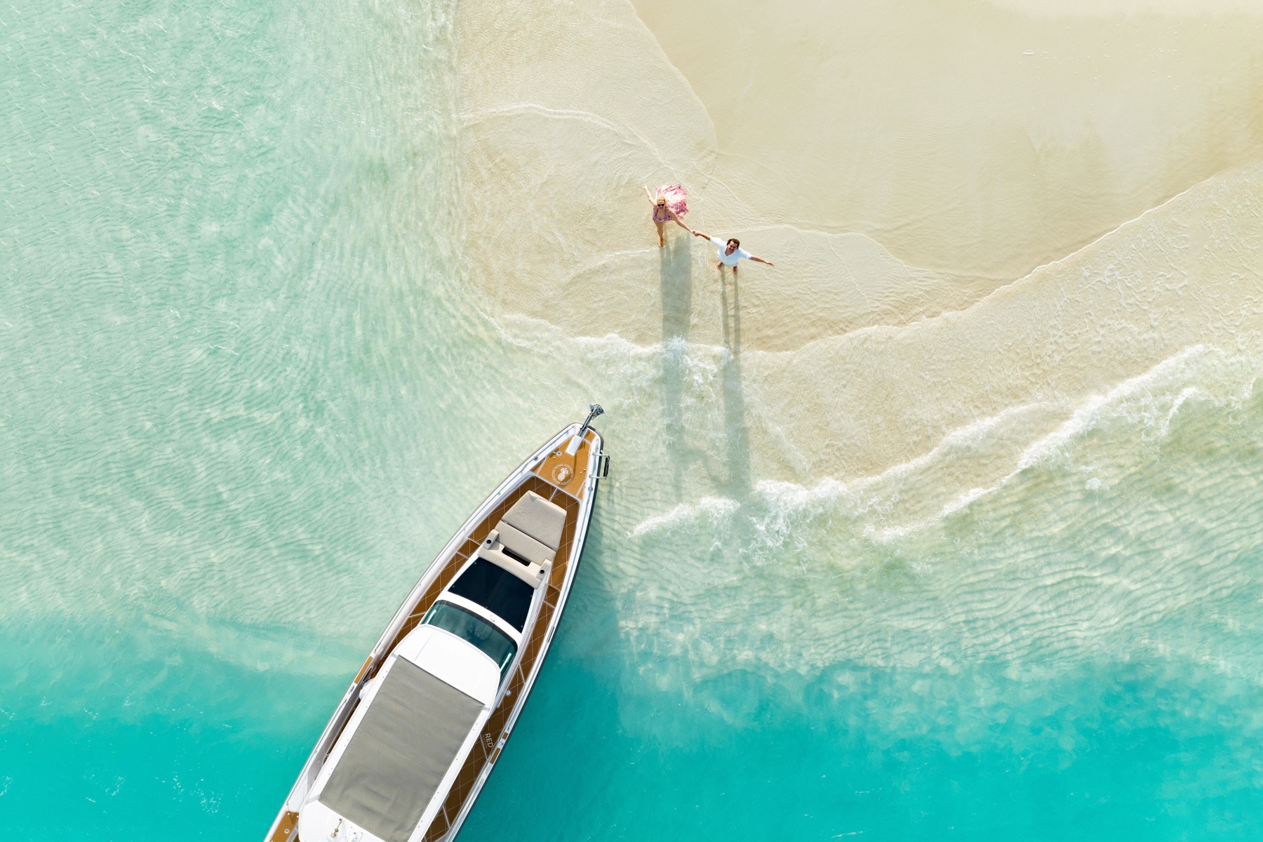 Couples beach portrait in Turks and Caicos by Paradise Photography