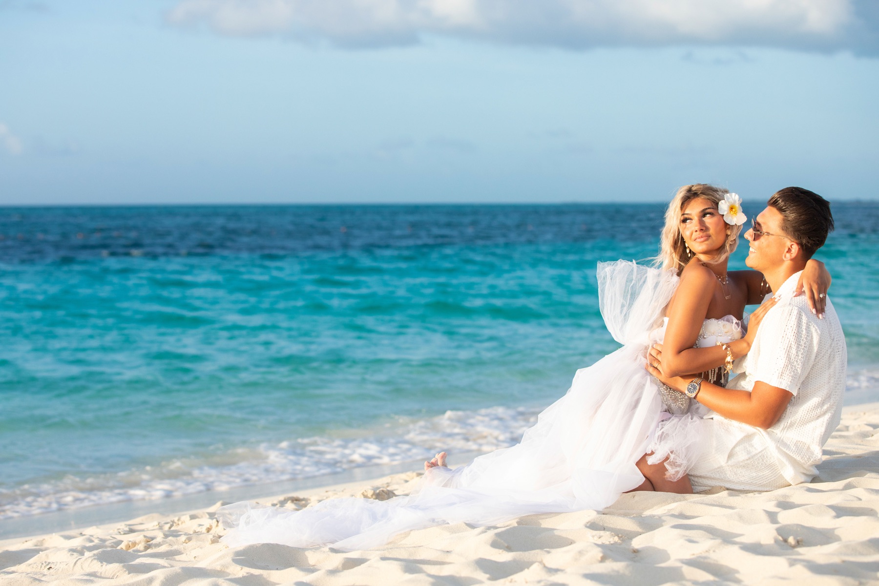 Couples beach portrait in Turks and Caicos by Paradise Photography