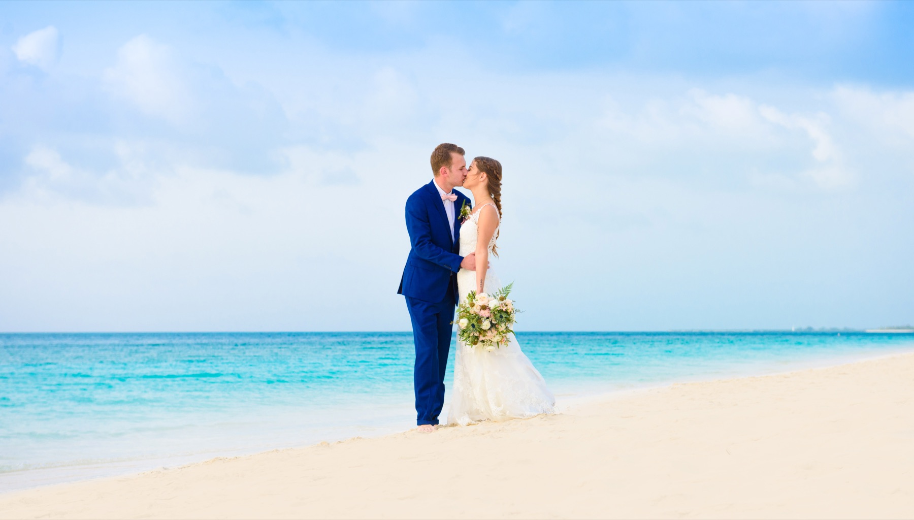 Destination wedding photography in Turks and Caicos by Paradise Photography