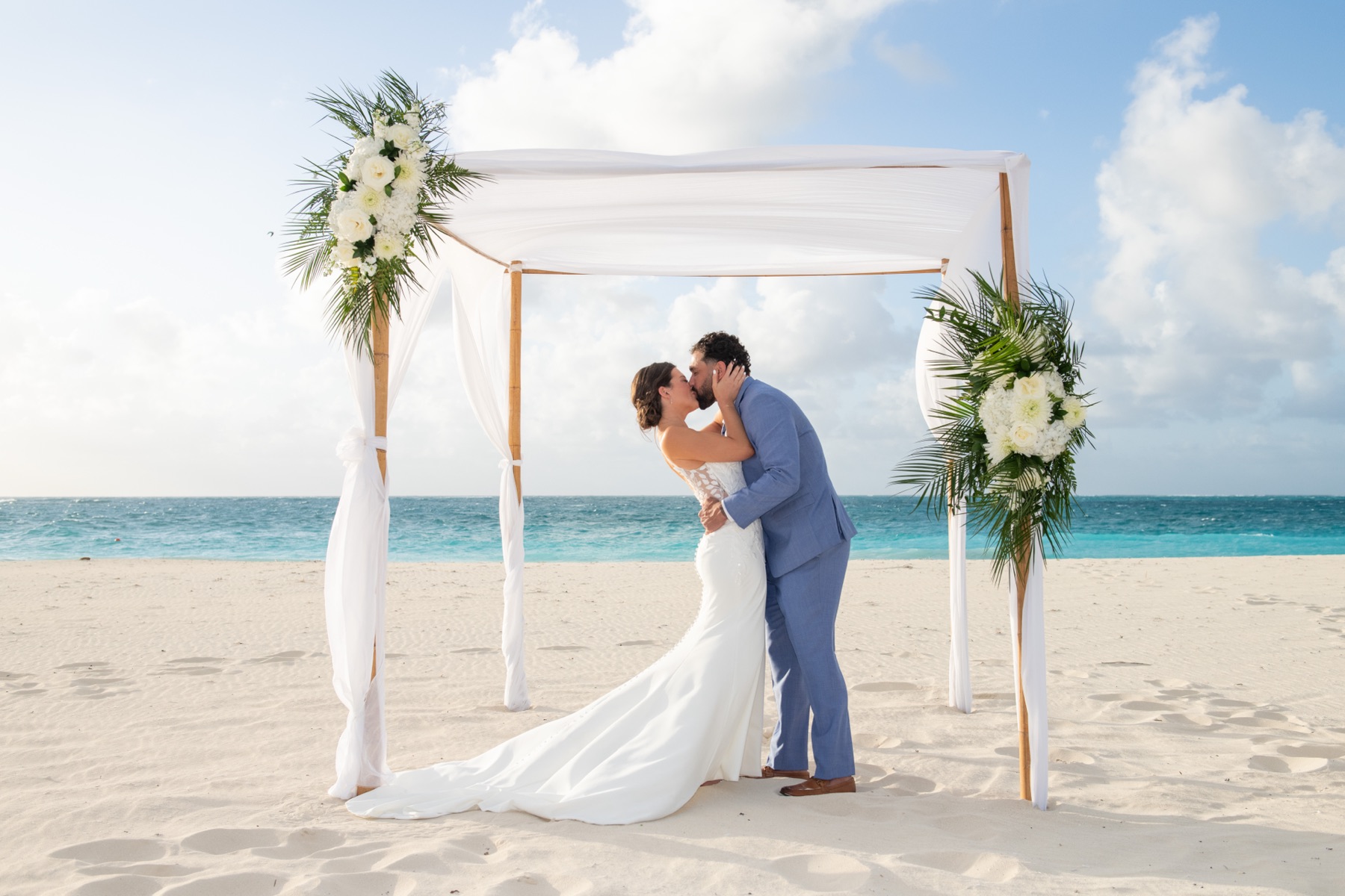 Destination wedding photography in Turks and Caicos by Paradise Photography