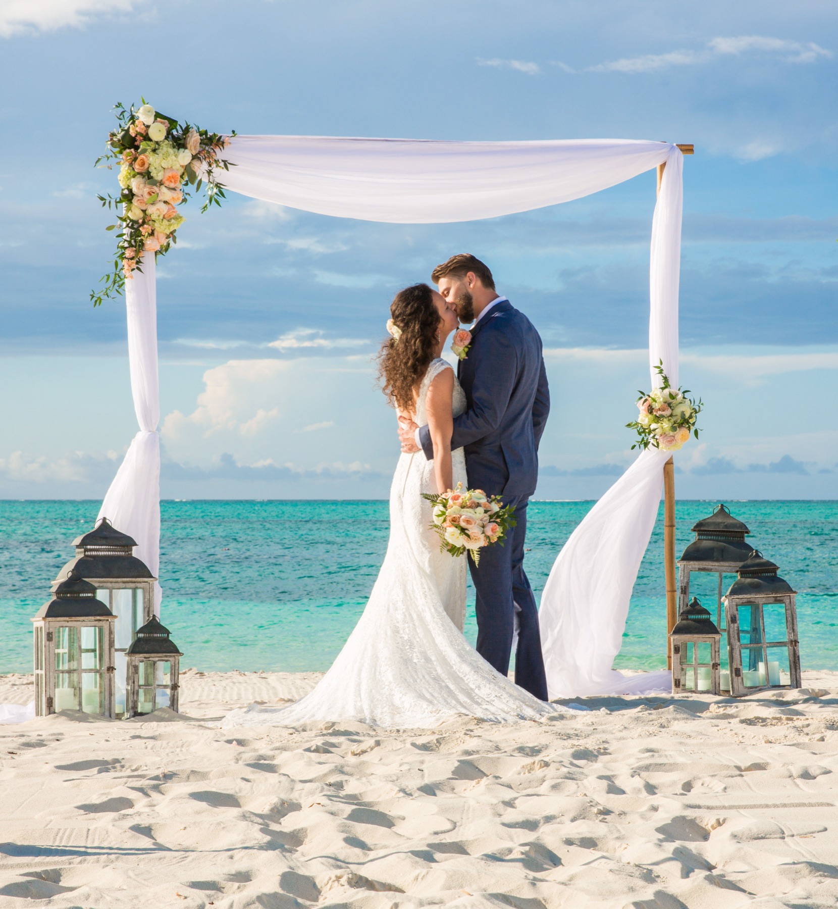 Destination wedding photography in Turks and Caicos by Paradise Photography