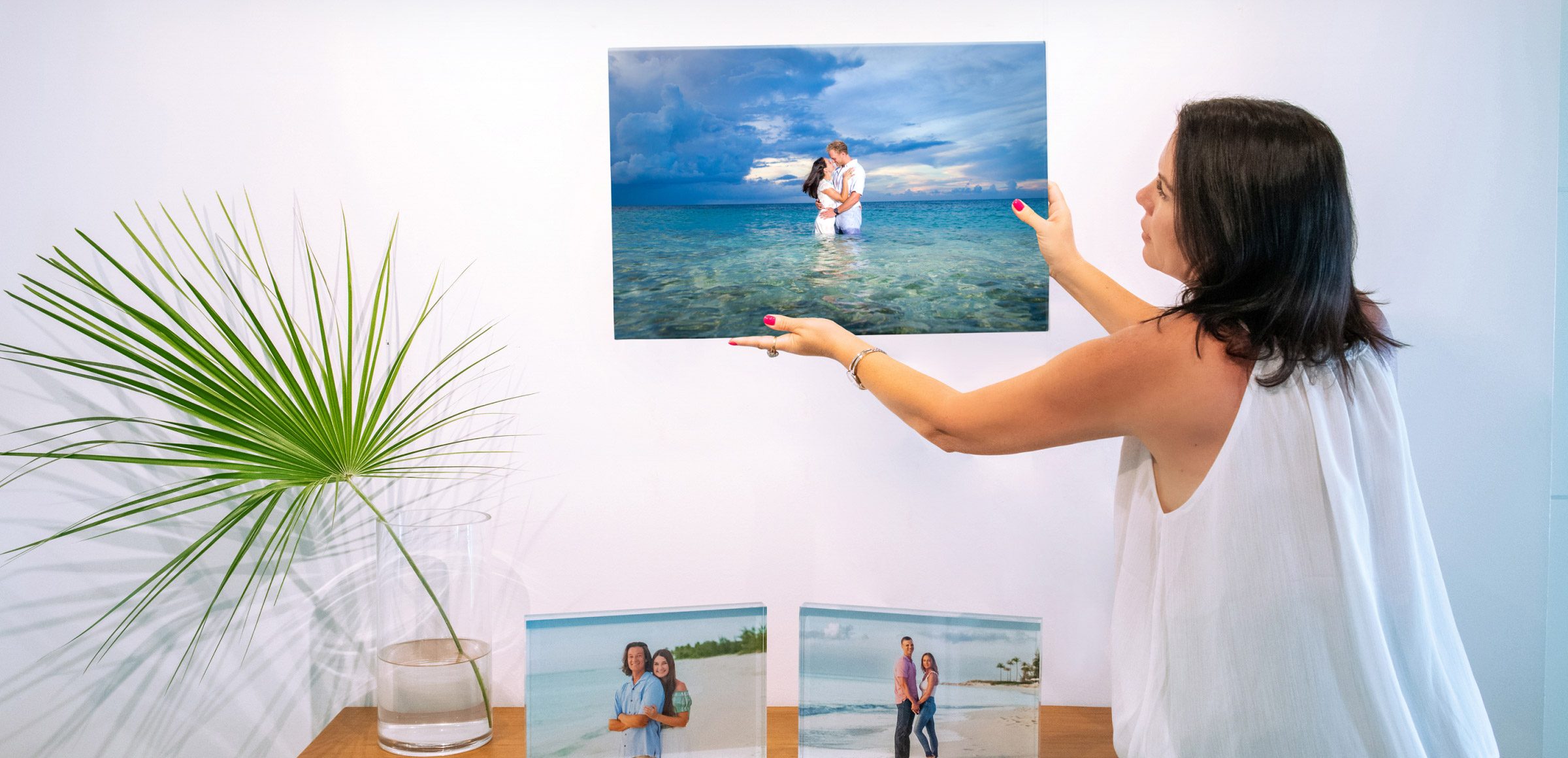 Hanging a canvas on the wall